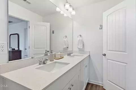 Bath - 152 Roebuck Ln, Garner, NC 27529 photo 2 of 3