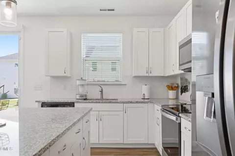 Kitchen - 152 Roebuck Ln, Garner, NC 27529 photo 2 of 6