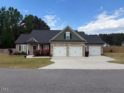 70 Blackberry Ln, Benson, NC 27504