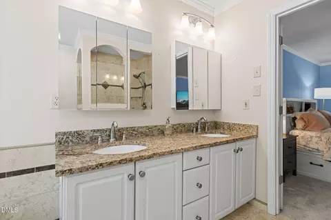 Bath - 3 Danforth Pl, Durham, NC 27712 photo 3 of 6