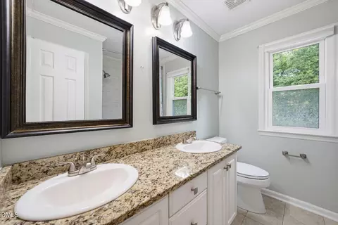 Bath - 3 Danforth Pl, Durham, NC 27712 photo 4 of 5