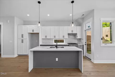 541 Bragg St, Raleigh, NC 27610