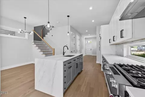 541 Bragg St, Raleigh, NC 27610