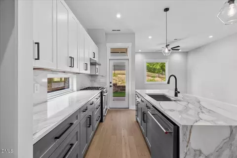 541 Bragg St, Raleigh, NC 27610