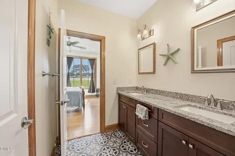 Bath - 35 S Rippling Ct, Smithfield, NC 27577 photo 5 of 8