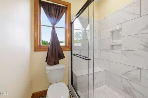 Bath - 35 S Rippling Ct, Smithfield, NC 27577 photo 6 of 8