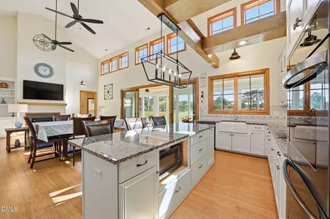 Kitchen - 35 S Rippling Ct, Smithfield, NC 27577 photo 4 of 5