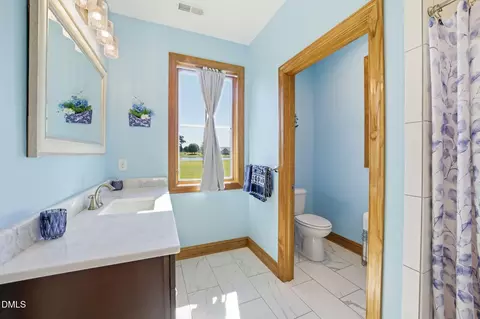 Bath - 35 S Rippling Ct, Smithfield, NC 27577 photo 4 of 8