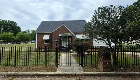 812 Oak St, Reidsville, NC 27320