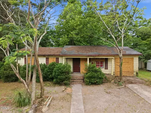 402 Abel St, Greenville, NC 27834
