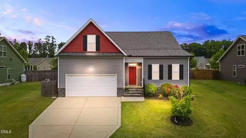 39 Fairview St, Clayton, NC 27520