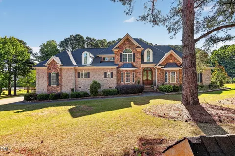 3812 Barberry Lake Ct, Fuquay Varina, NC 27526