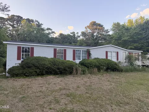 1511 Scallywag Rd, Fayetteville, NC 28306