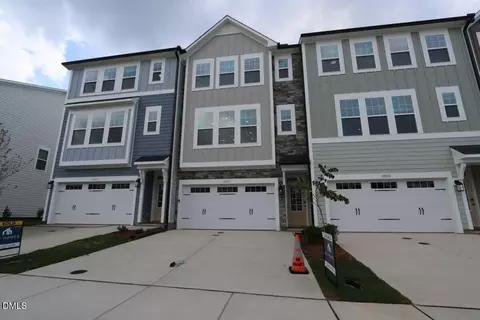 10053 Secluded Garden Dr # 152, Apex, NC 27523