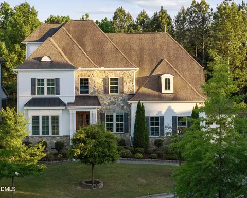 528 Bolton Grant Dr, Cary, NC 27519