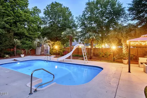 105 Weatherly Pl, Cary, NC 27518