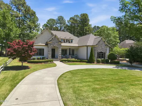 68 Brandon Dr, Lillington, NC 27546