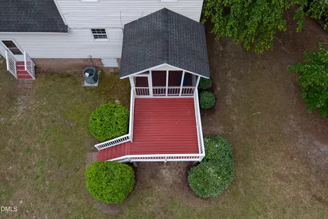 604 Vannoy Pl, Fuquay Varina, NC 27526