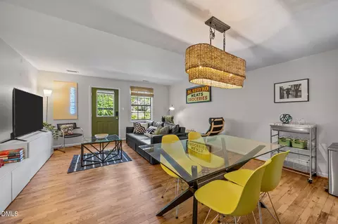 105 Fidelity St #B19, Carrboro, NC 27510