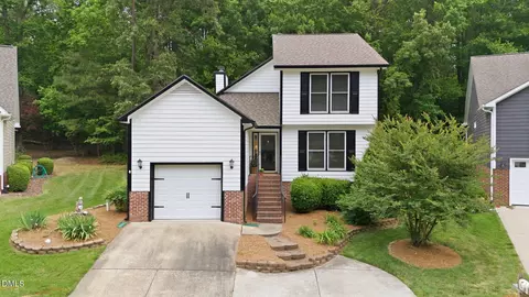 4901 Willowtree Ln, Clayton, NC 27520
