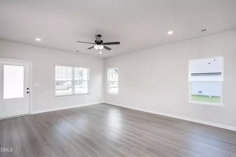 32 Foxton Pl, Angier, NC 27501