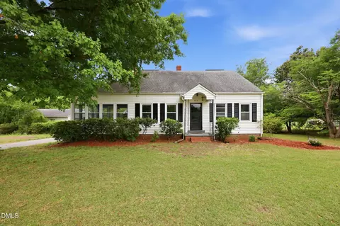 203 Vernon St, Broadway, NC 27505