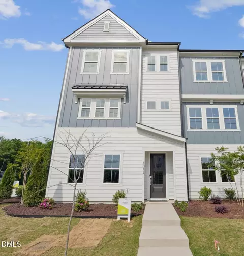 1101 Zelkova Ln, Chapel Hill, NC 27517