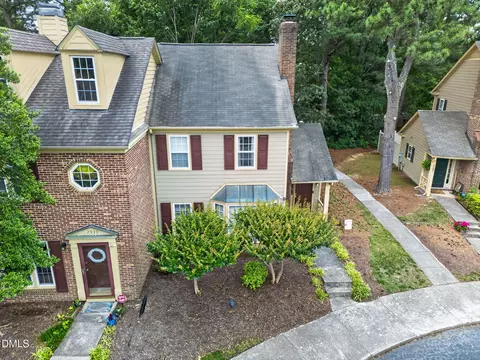 2941 Faversham Pl, Raleigh, NC 27604