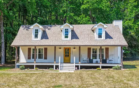 1096 Flat Rock Church Rd, Louisburg, NC 27549