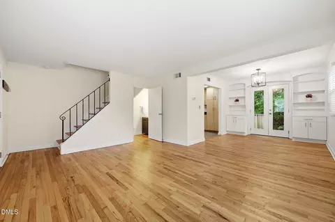 1107 Nichols Dr, Raleigh, NC 27605