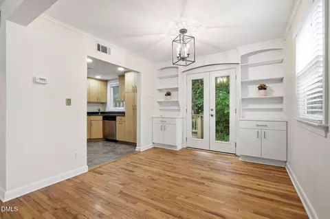 1107 Nichols Dr, Raleigh, NC 27605