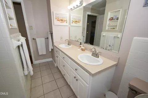 Bath - 2517 Ferrell Rd, Durham, NC 27704 photo 4 of 5