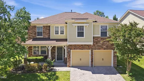 635 Piper Stream Cir, Cary, NC 27519