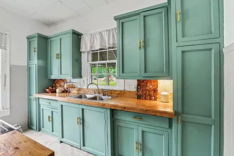 Kitchen - 11219 Burgess Rd, Middlesex, NC 27557 photo 3 of 5