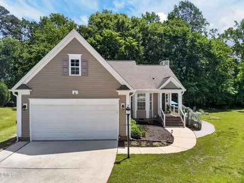 337 Stone Hedge Ct, Holly Springs, NC 27540