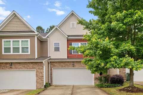 708 Ennis Creek Ln, Cary, NC 27513
