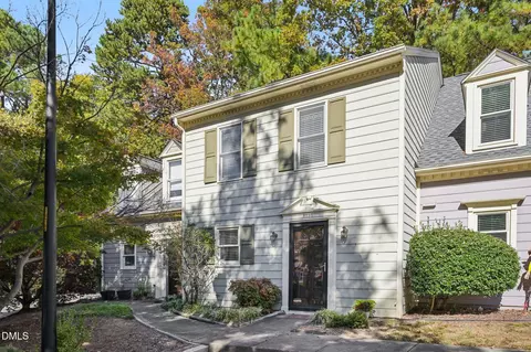 5530 Forest Oaks Dr, Raleigh, NC 27609