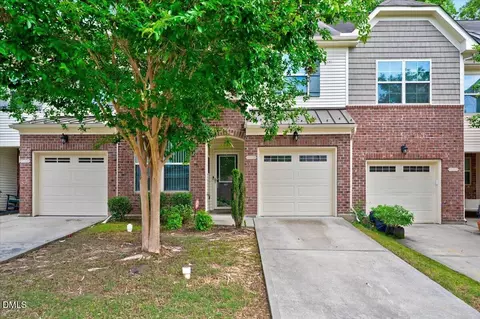 1035 Contessa Dr, Cary, NC 27513