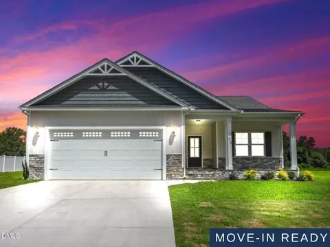 415 Creeks Edge Dr, Pikeville, NC 27863