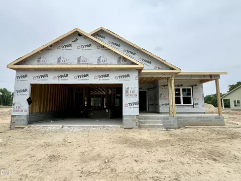 415 Creeks Edge Dr, Pikeville, NC 27863