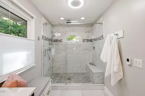 Bath - 4212 Cobscook Dr, Durham, NC 27707 photo 3 of 4
