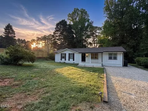6901 Baywood Dr, Raleigh, NC 27613
