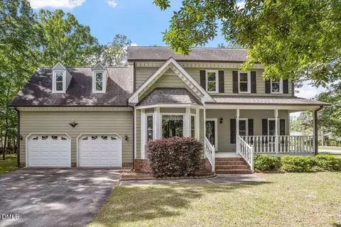 1200 Concordia Ct, Fuquay Varina, NC 27526