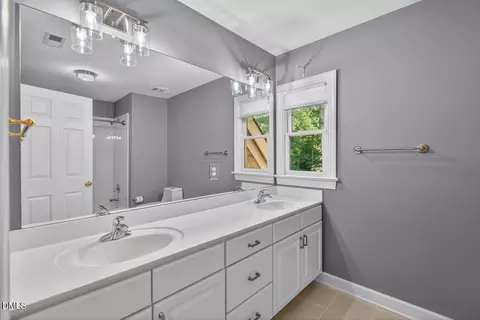 Bath - 7 Middlesbrough Ct, Durham, NC 27705 photo 6 of 7
