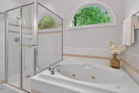 Bath - 7 Middlesbrough Ct, Durham, NC 27705 photo 4 of 7