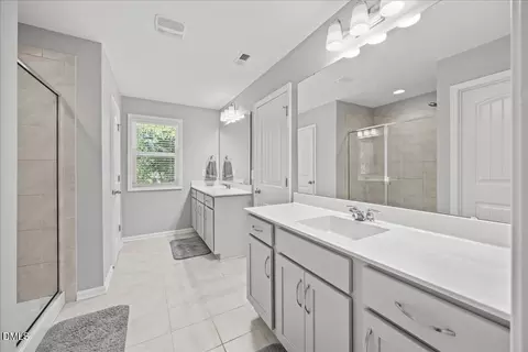 Bath - 1046 Flagler St, Durham, NC 27713 photo 3 of 4