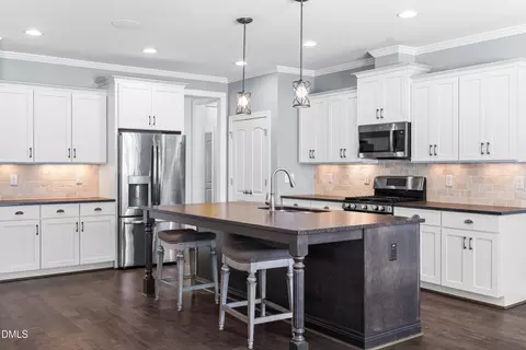 Kitchen - 5540 Fantasy Moth Dr, Garner, NC 27529 photo 2 of 5