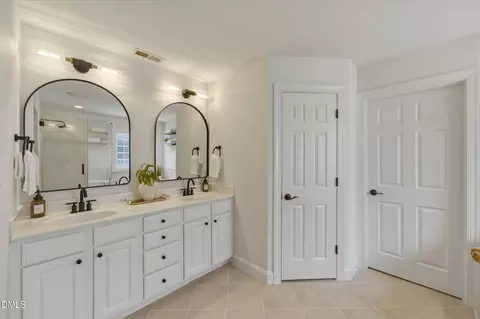 Bath - 111 Witheridge Ct, Apex, NC 27502 photo 2 of 7