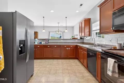 2546 Covington Loop, Graham, NC 27253 photo 6