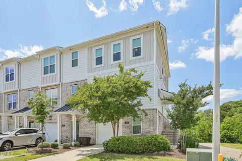 380 Skymont Dr, Holly Springs, NC 27540